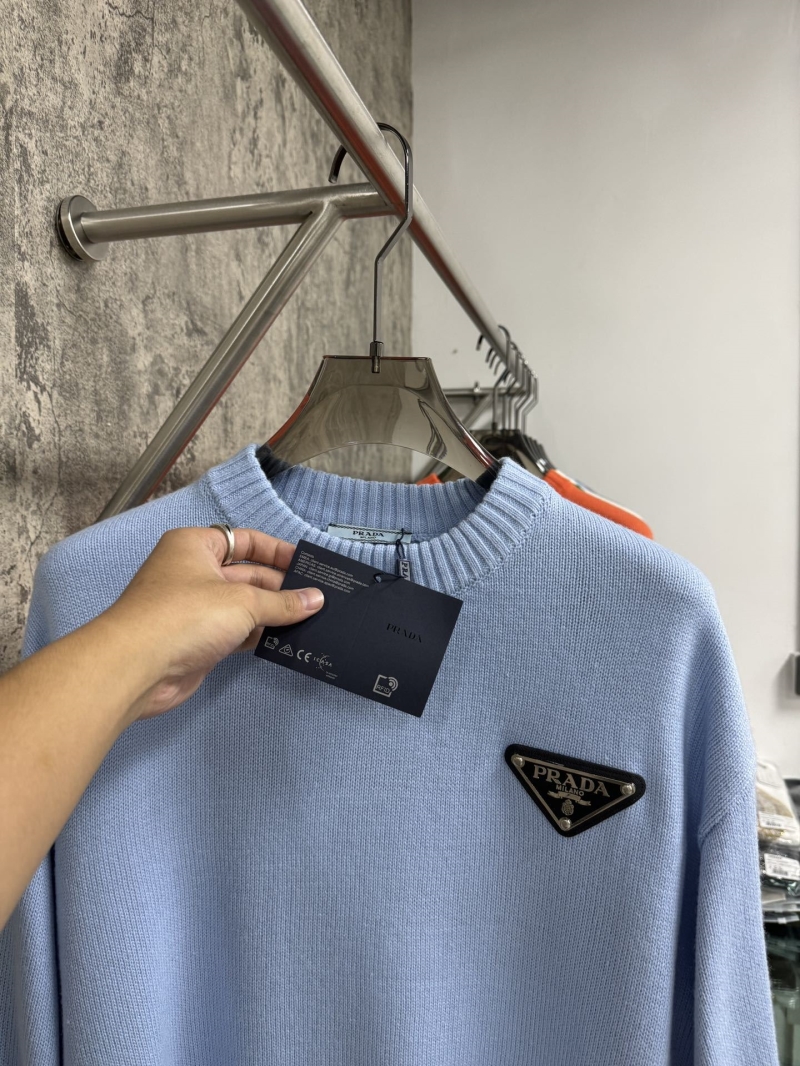 Pra*a sweater